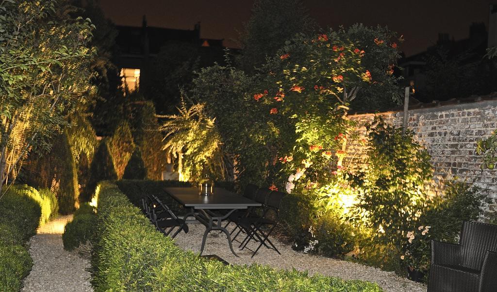 Saint-Gilles B&B Un Jardin En Ville מראה חיצוני תמונה